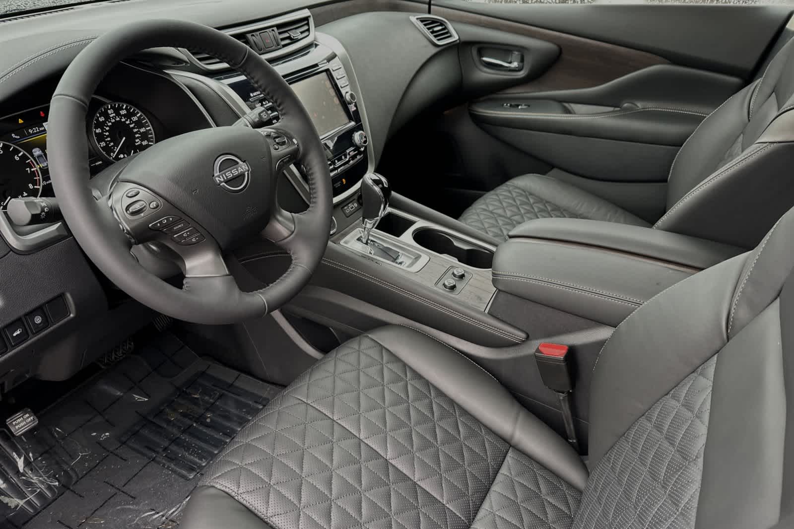Vehicle image 12 of 28
