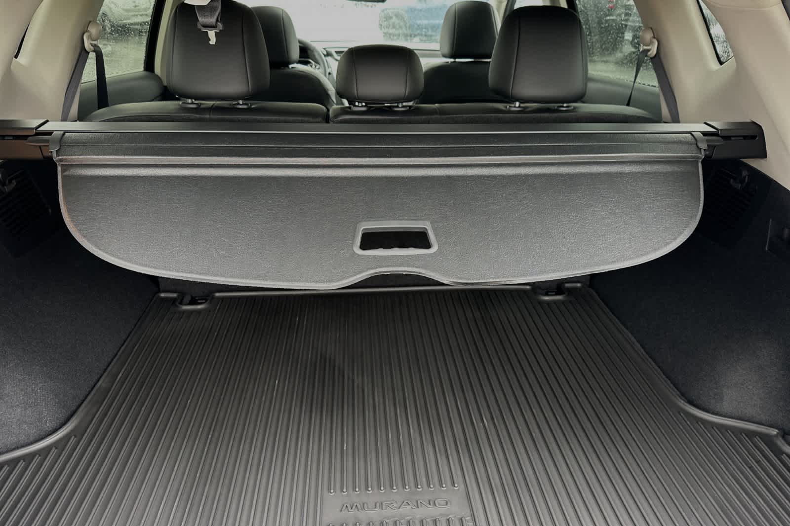 Vehicle image 16 of 28