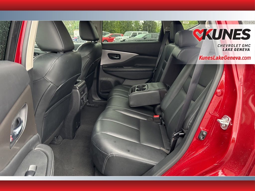 Vehicle image 13 of 43