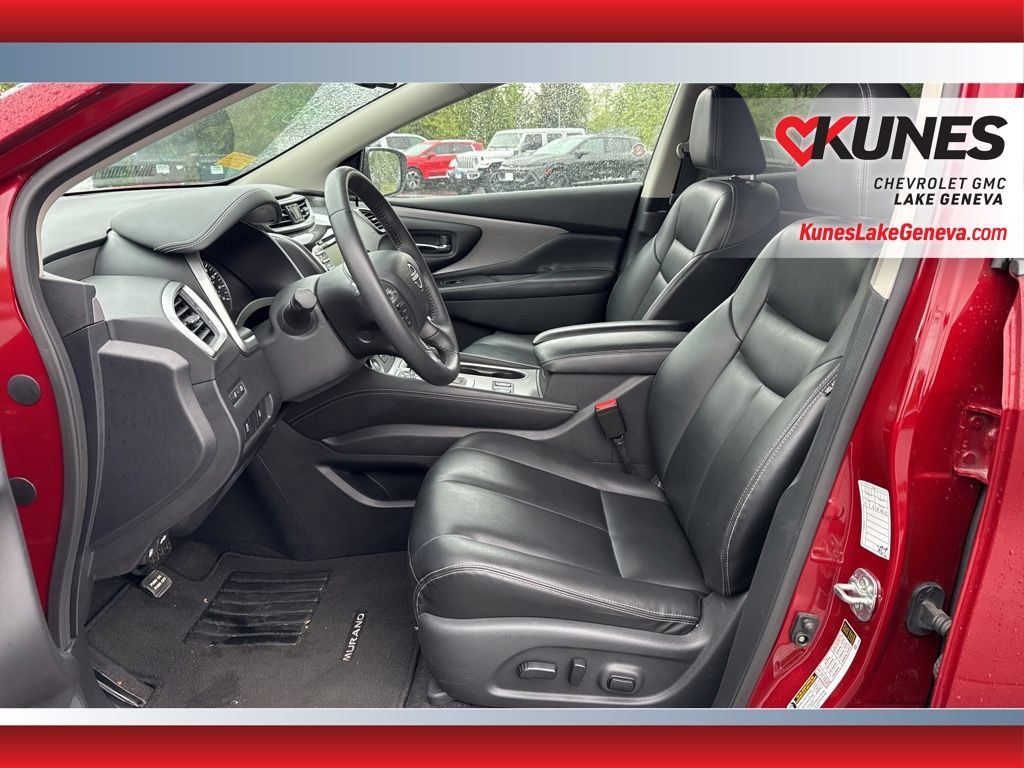 Vehicle image 11 of 43