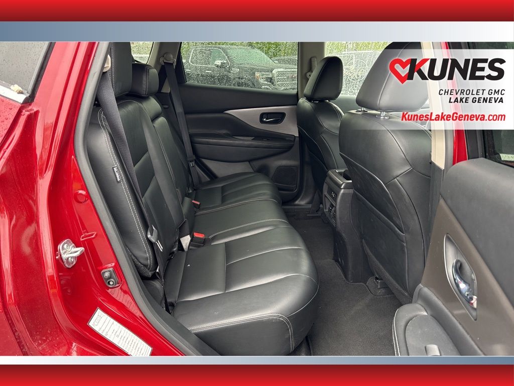 Vehicle image 15 of 43