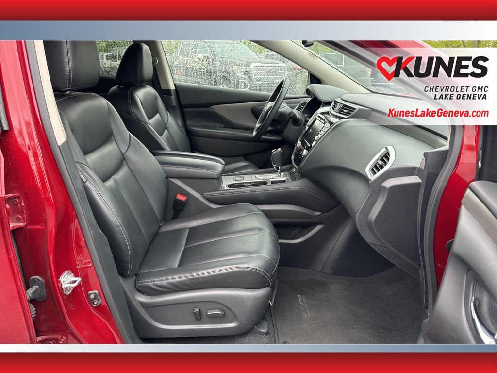 Vehicle image 18 of 43