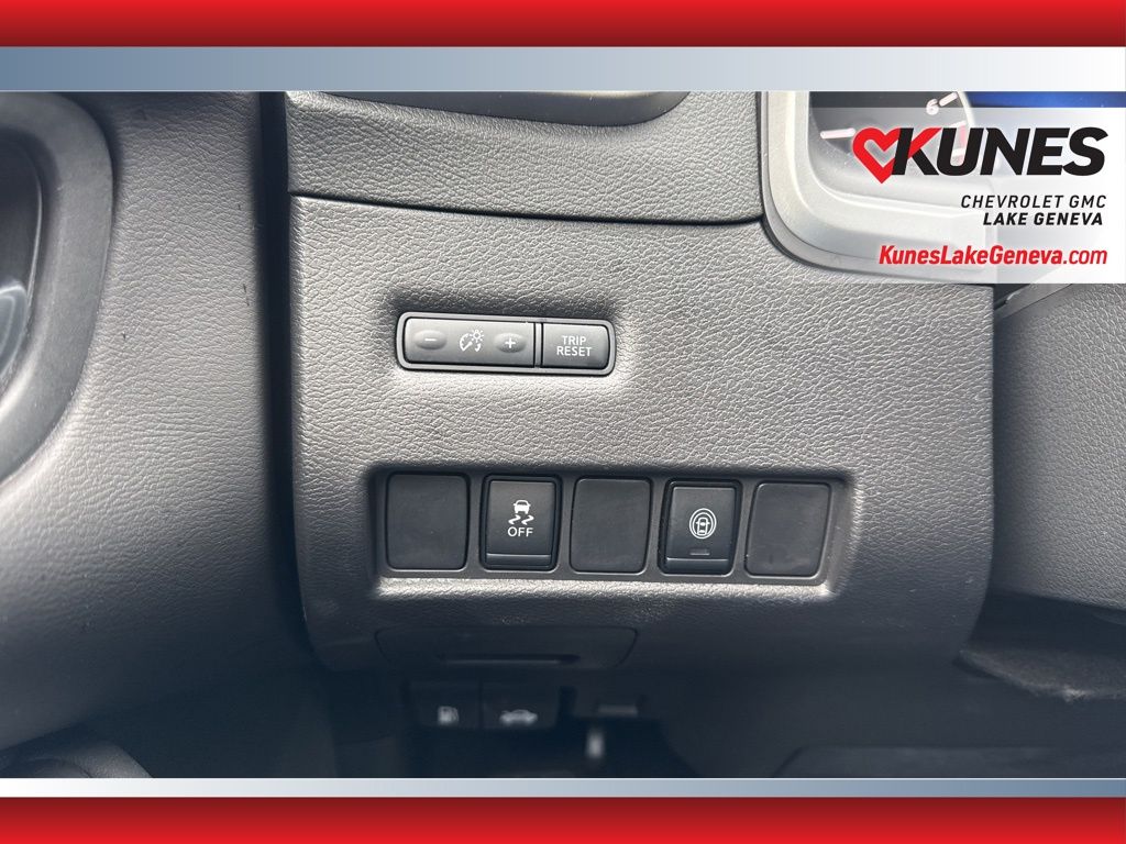 Vehicle image 42 of 43