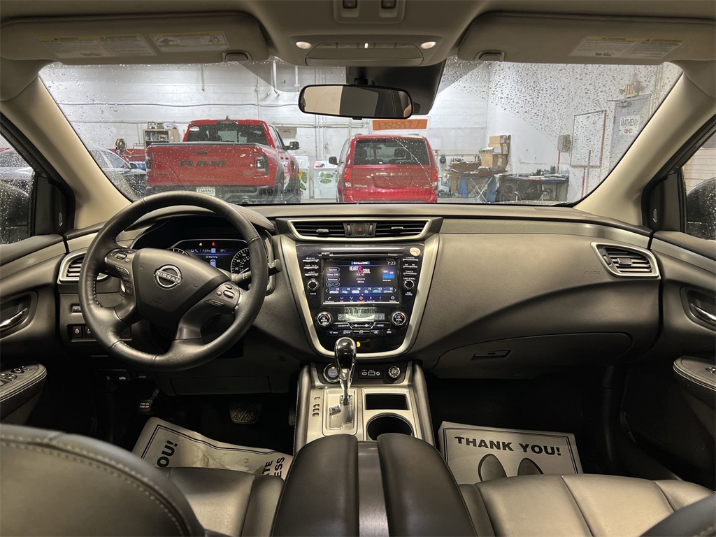 Vehicle image 20 of 32