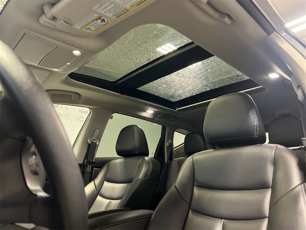 Vehicle image 18 of 32