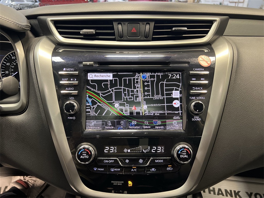 Vehicle image 14 of 32