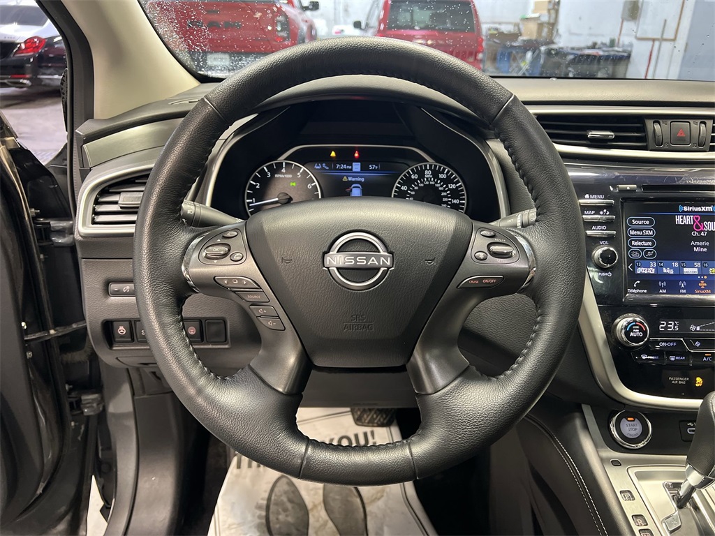 Vehicle image 11 of 32
