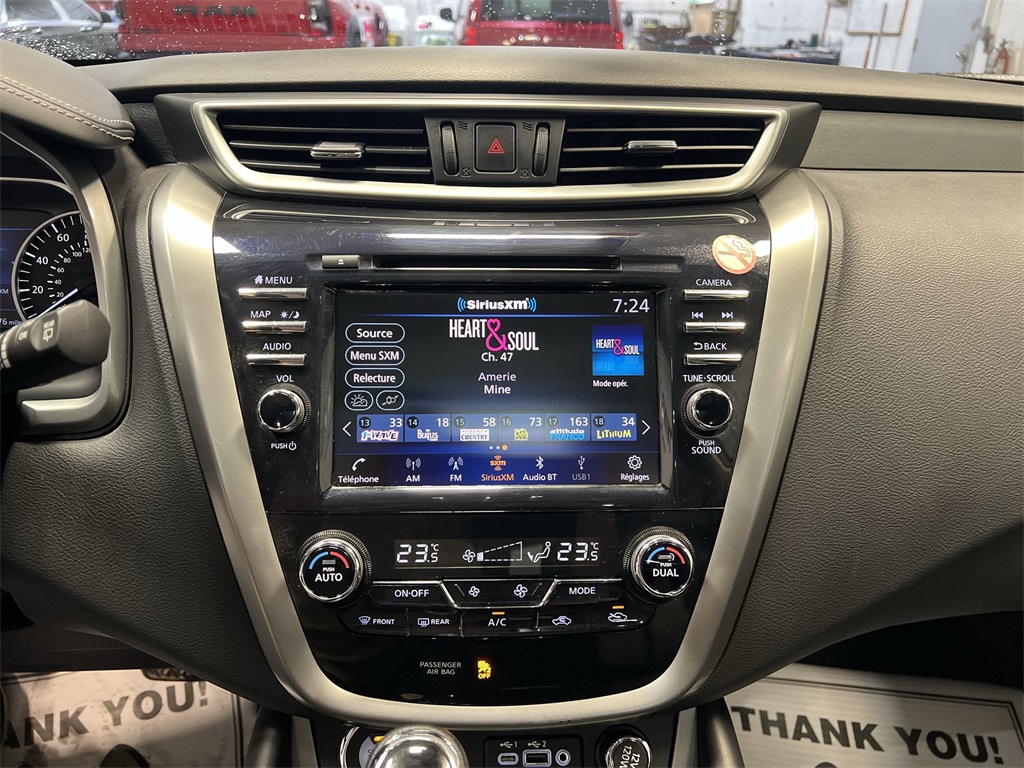 Vehicle image 13 of 32