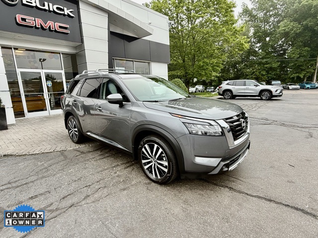 Vehicle image 5 of 47