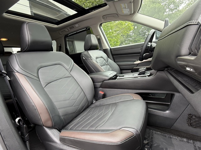Vehicle image 14 of 47