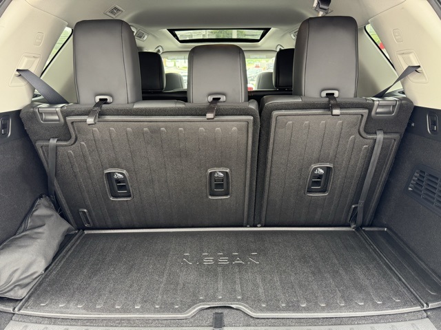 Vehicle image 11 of 47