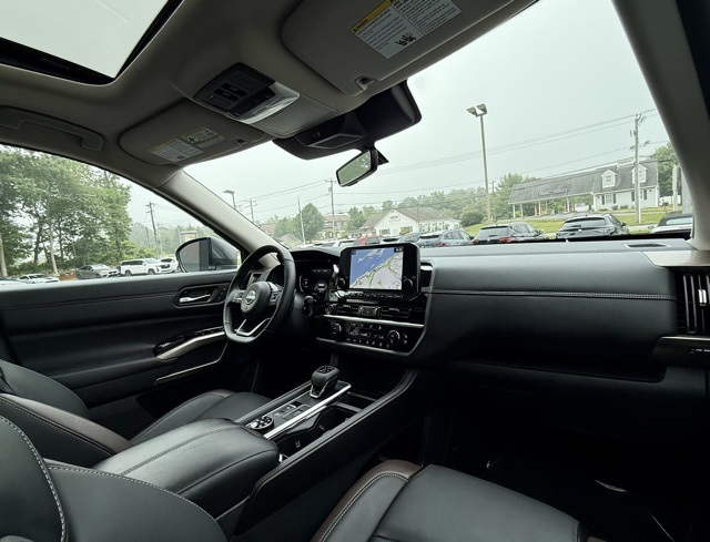 Vehicle image 22 of 47