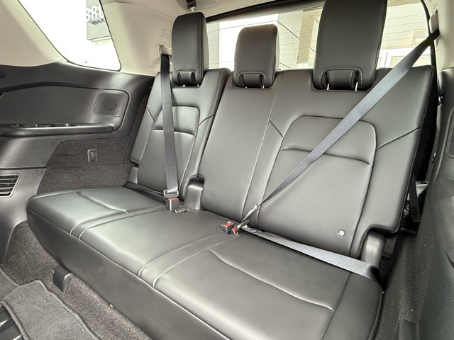 Vehicle image 15 of 47