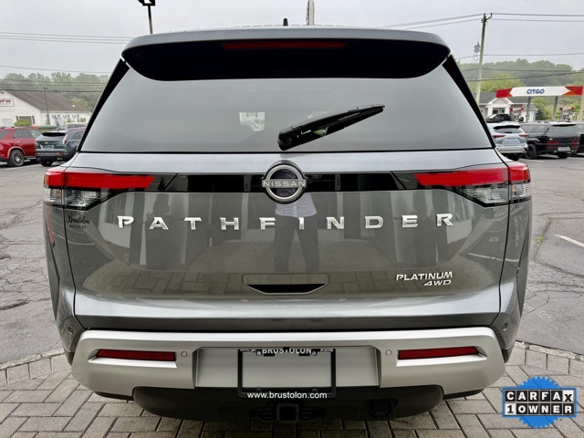 Vehicle image 9 of 47