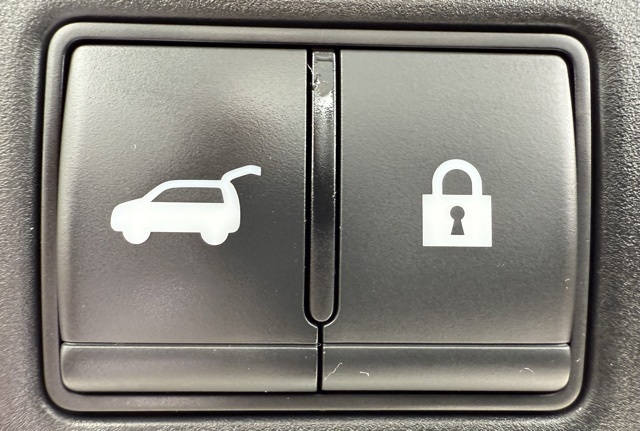 Vehicle image 33 of 47