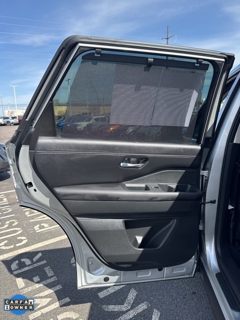 Vehicle image 17 of 53