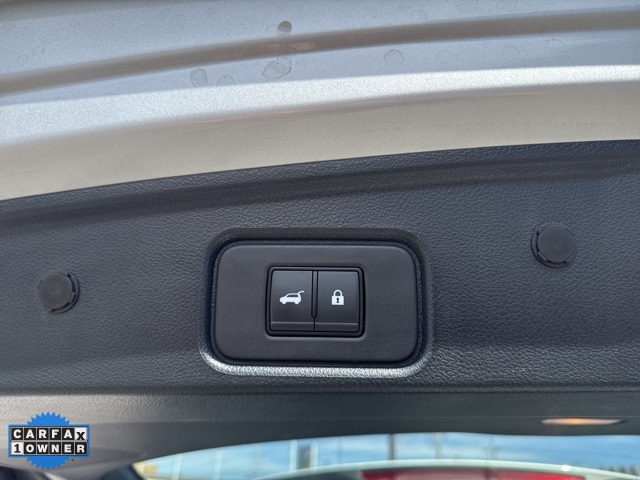 Vehicle image 27 of 53