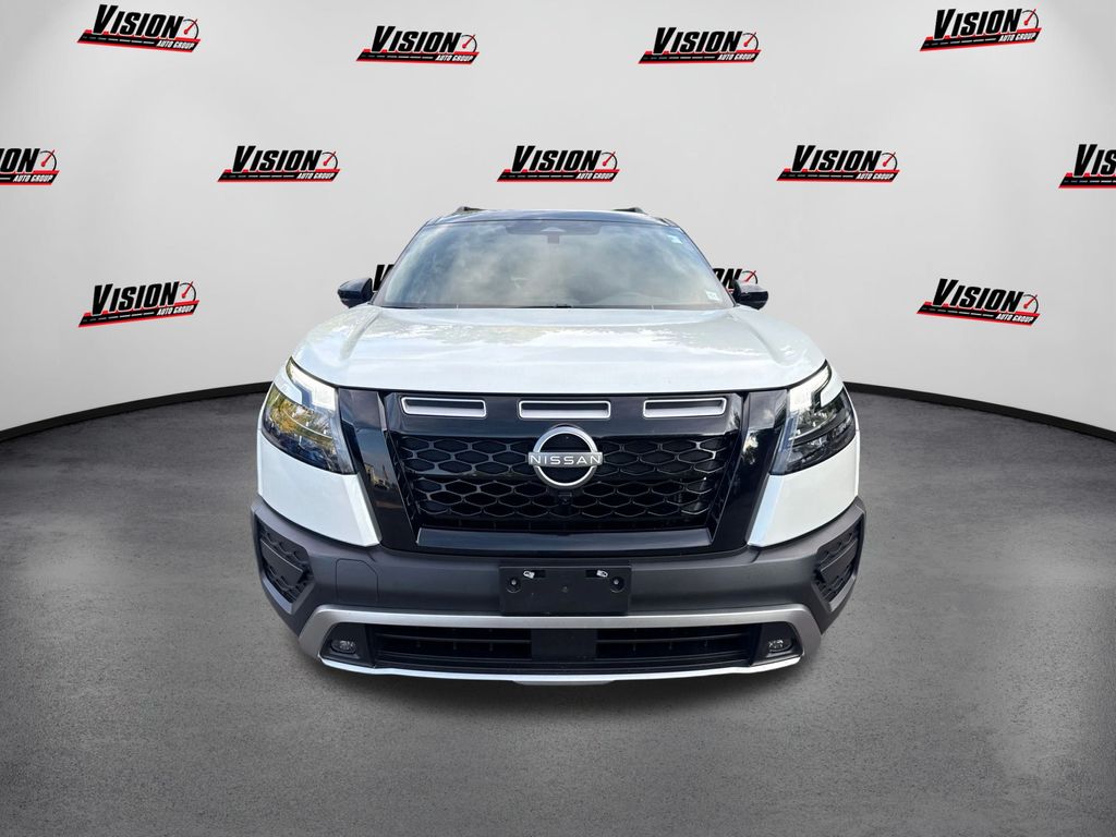 2024 Nissan Pathfinder Rock Creek Image 2 of 31