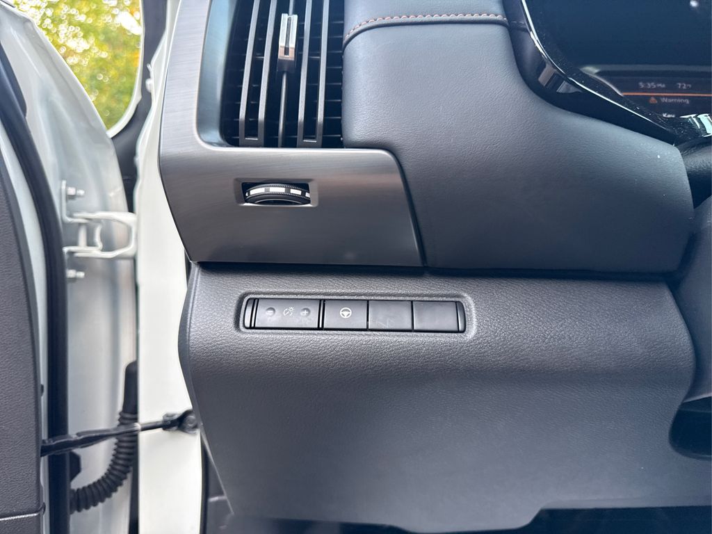 2024 Nissan Pathfinder Rock Creek Image 29 of 31