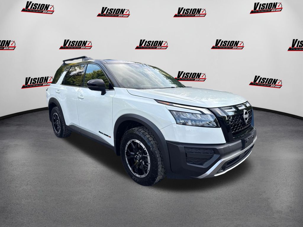 2024 Nissan Pathfinder Rock Creek Image 3 of 31