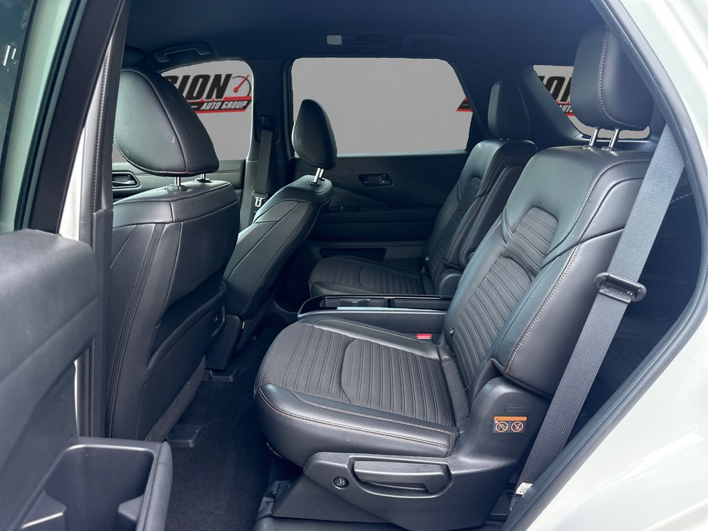 2024 Nissan Pathfinder Rock Creek Image 13 of 31