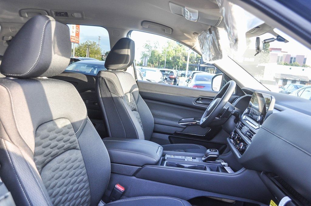 2024 Nissan Pathfinder S Image 16 of 27