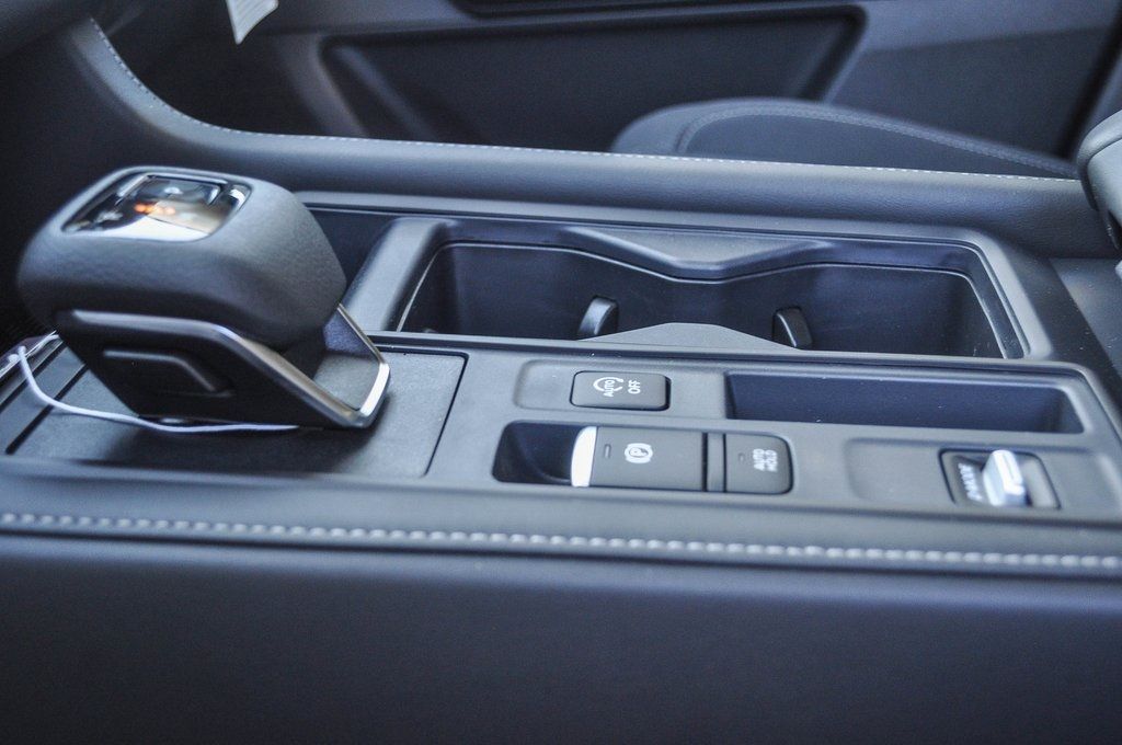 2024 Nissan Pathfinder S Image 20 of 27