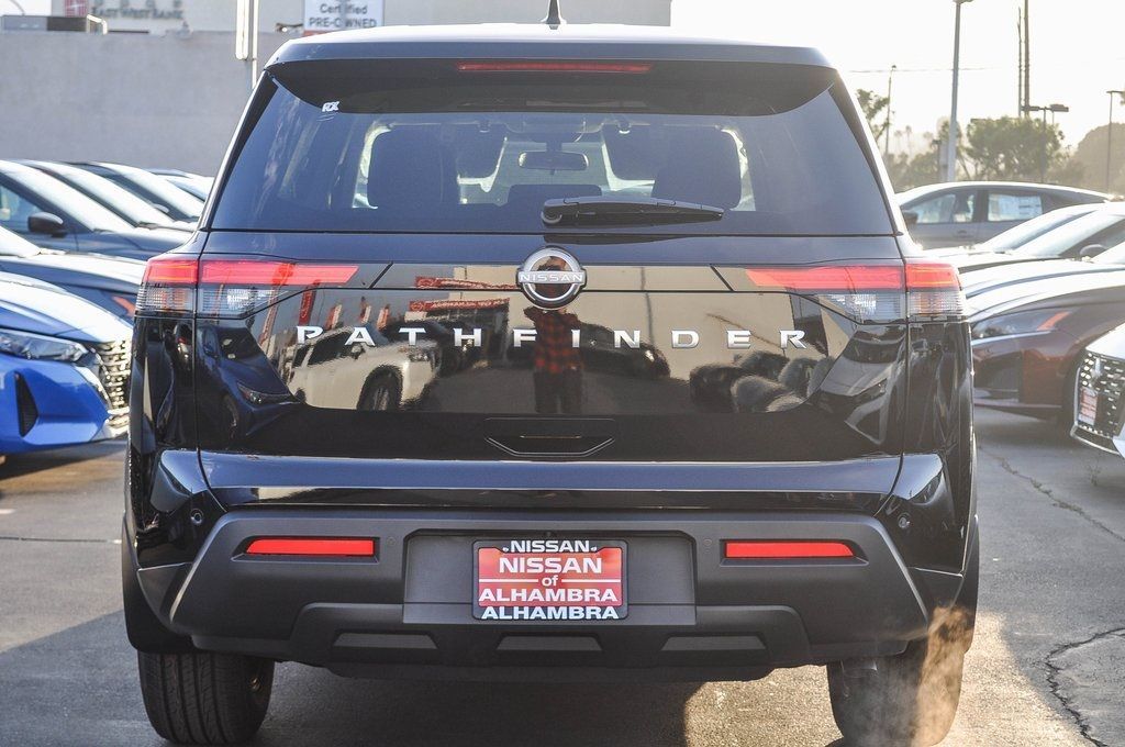2024 Nissan Pathfinder S Image 6 of 27