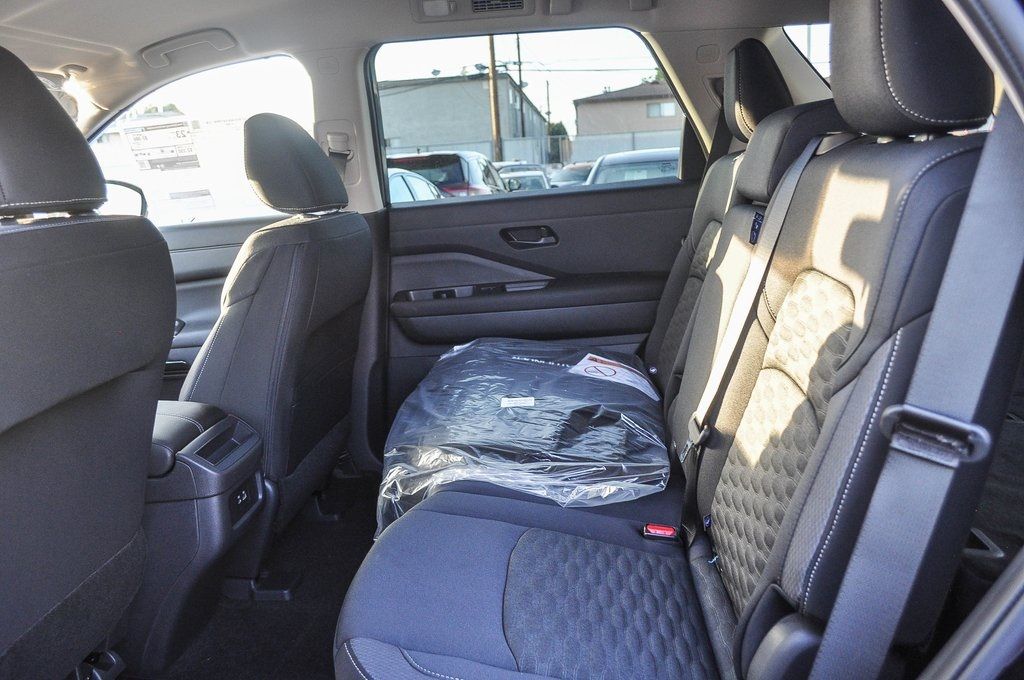 2024 Nissan Pathfinder S Image 18 of 27