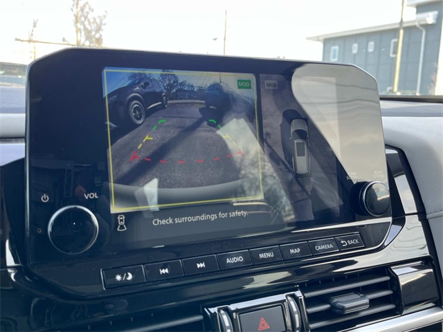 Vehicle image 18 of 33