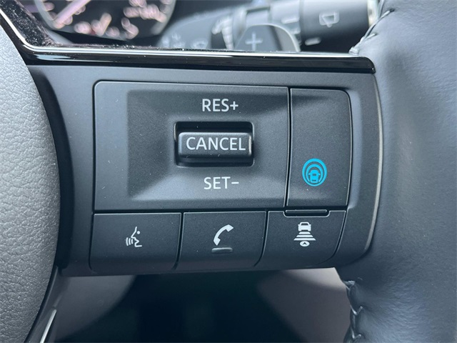 Vehicle image 25 of 33