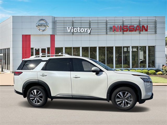 Vehicle image 4 of 33