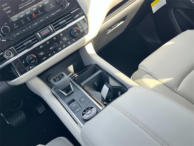 Vehicle image 19 of 33