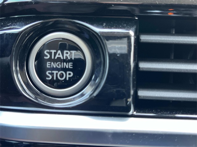 Vehicle image 16 of 33