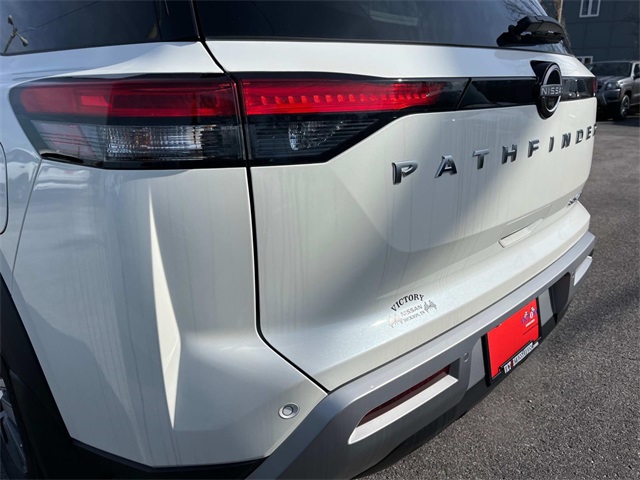 Vehicle image 32 of 33