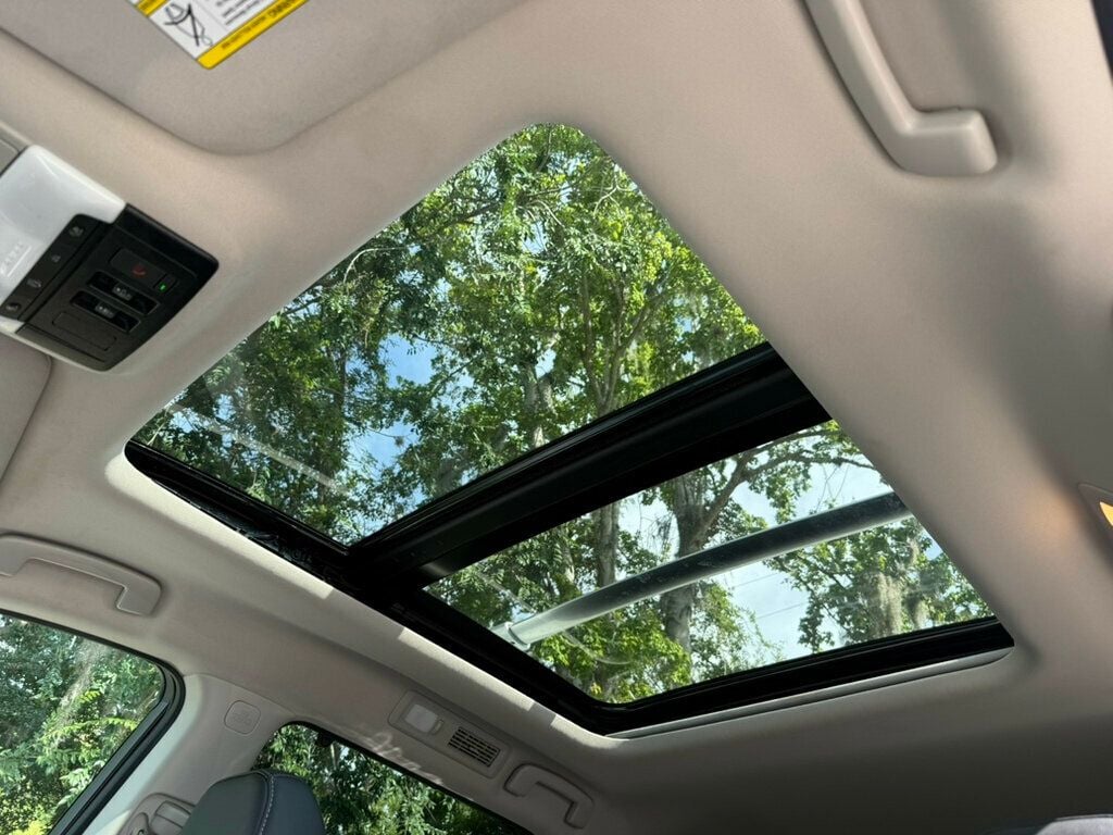 Vehicle image 11 of 11