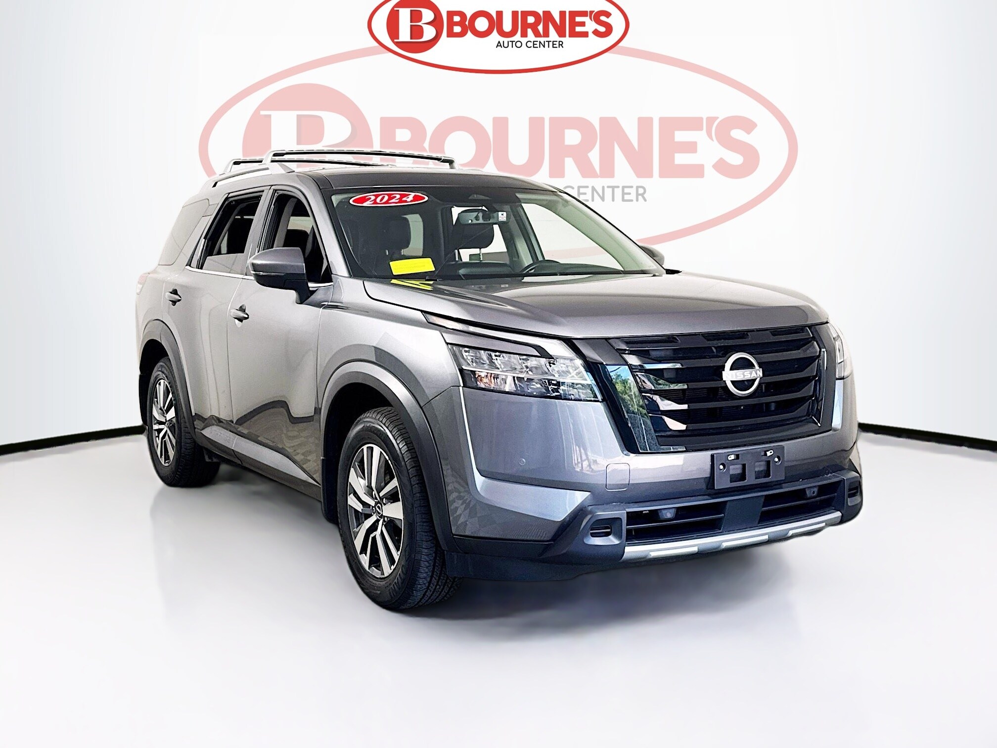 2024 Nissan Pathfinder SL Image 3 of 30