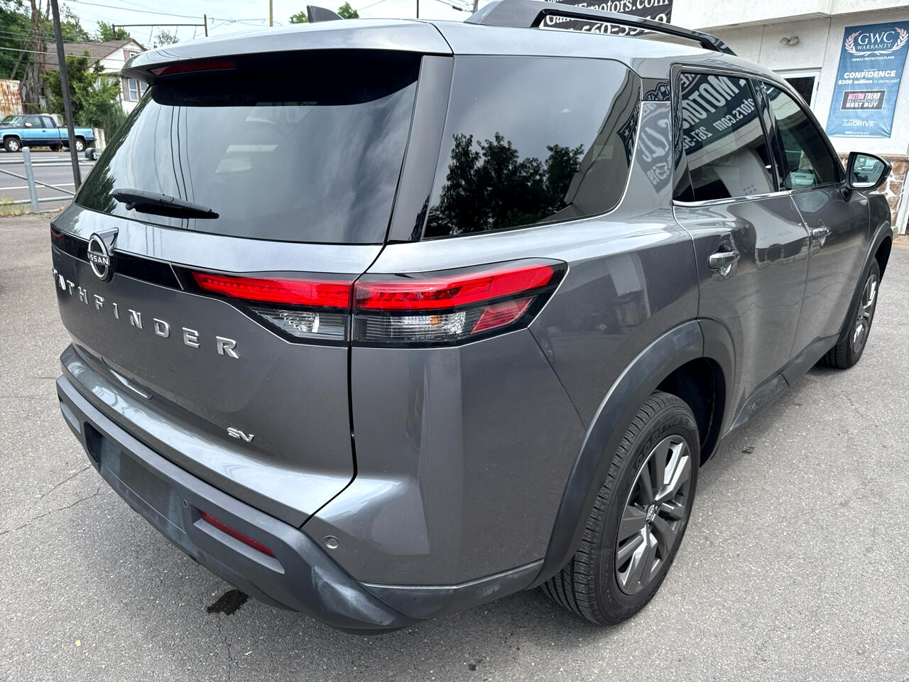 Vehicle image 5 of 18