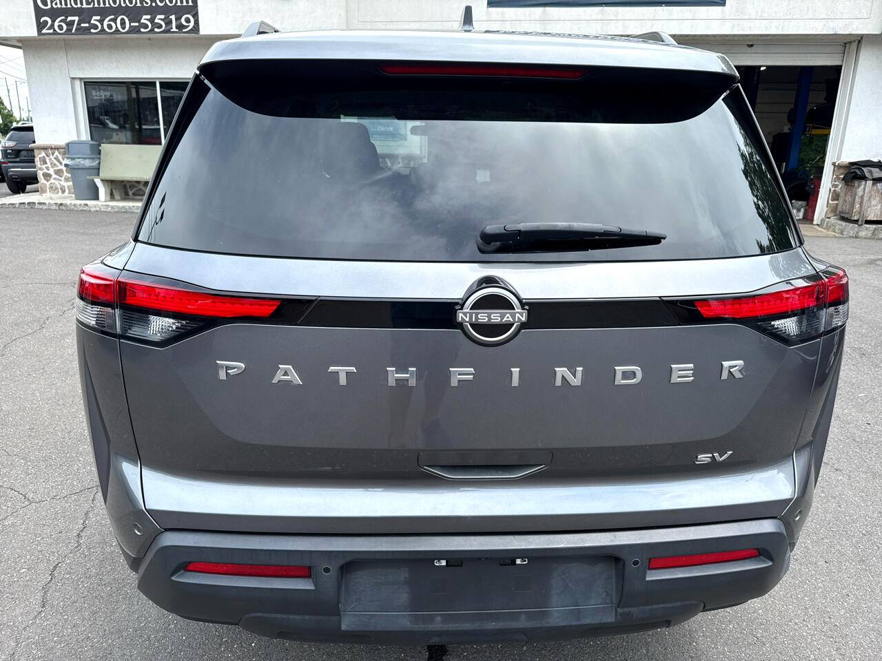 Vehicle image 6 of 18