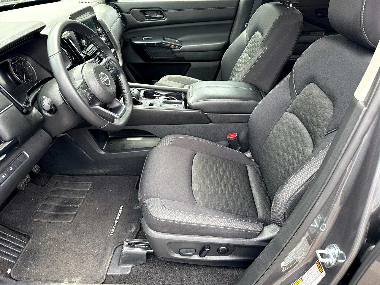 Vehicle image 10 of 18