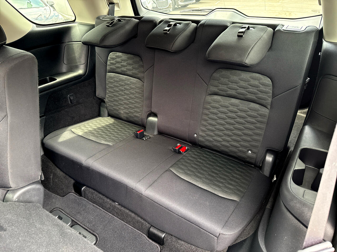 Vehicle image 16 of 18