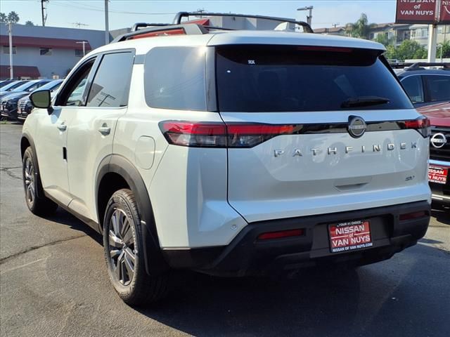 Vehicle image 6 of 8