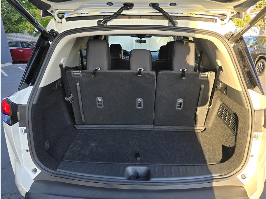 Vehicle image 19 of 20