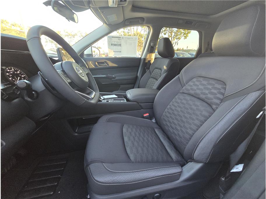 Vehicle image 15 of 20