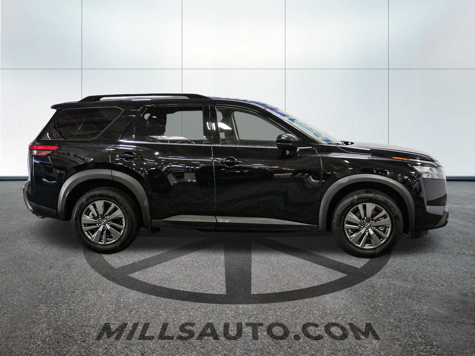 Vehicle image 6 of 41