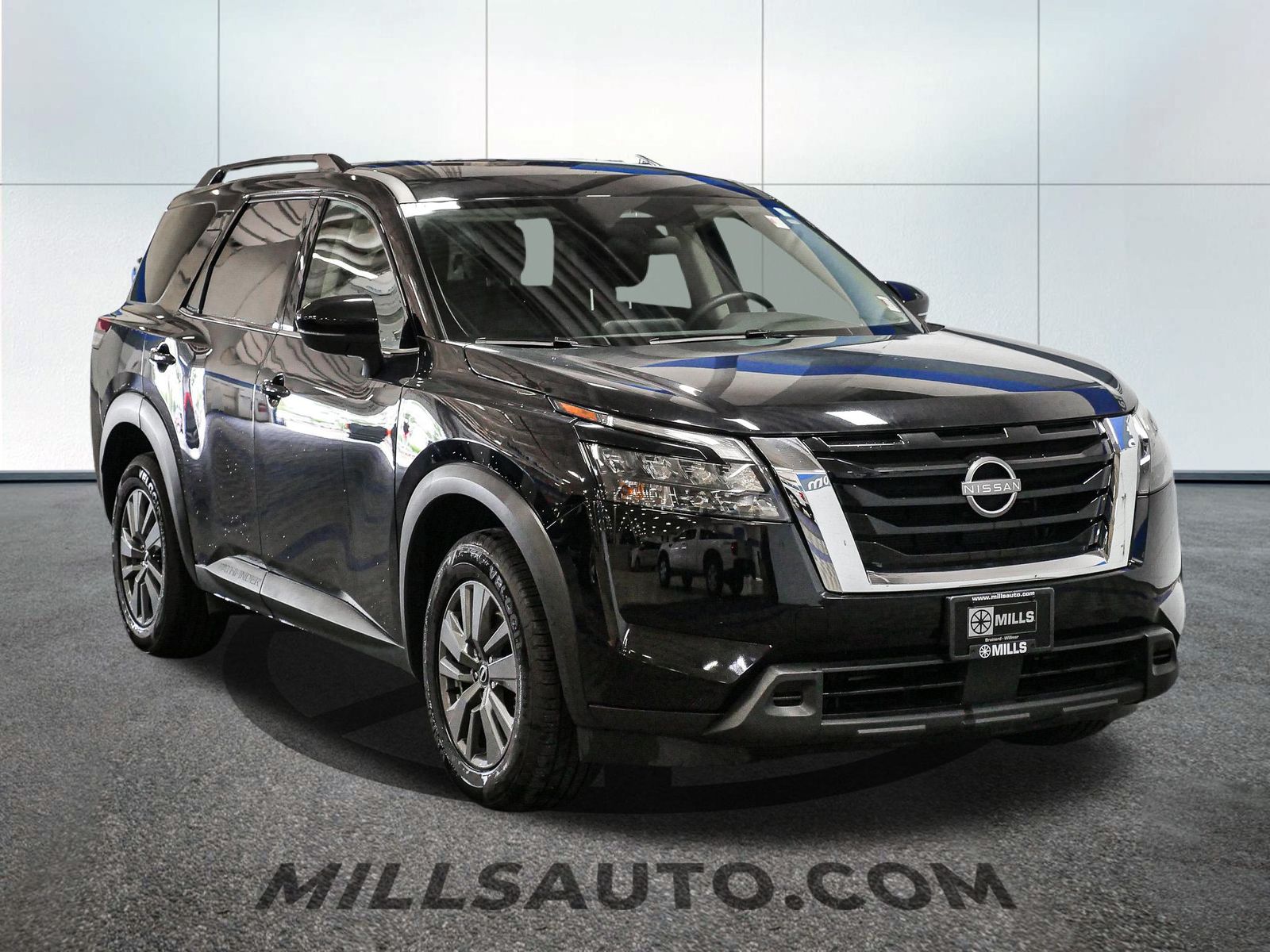 Vehicle image 5 of 41