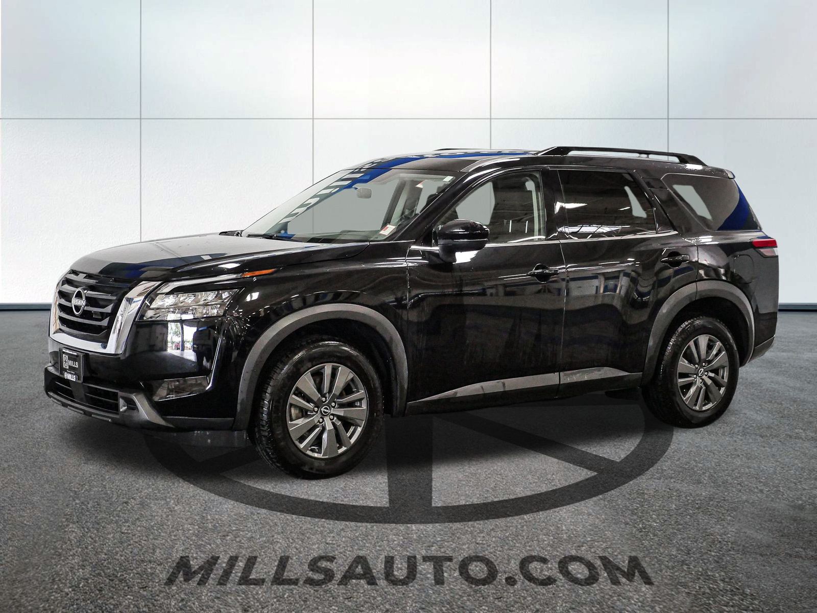 Vehicle image 2 of 41