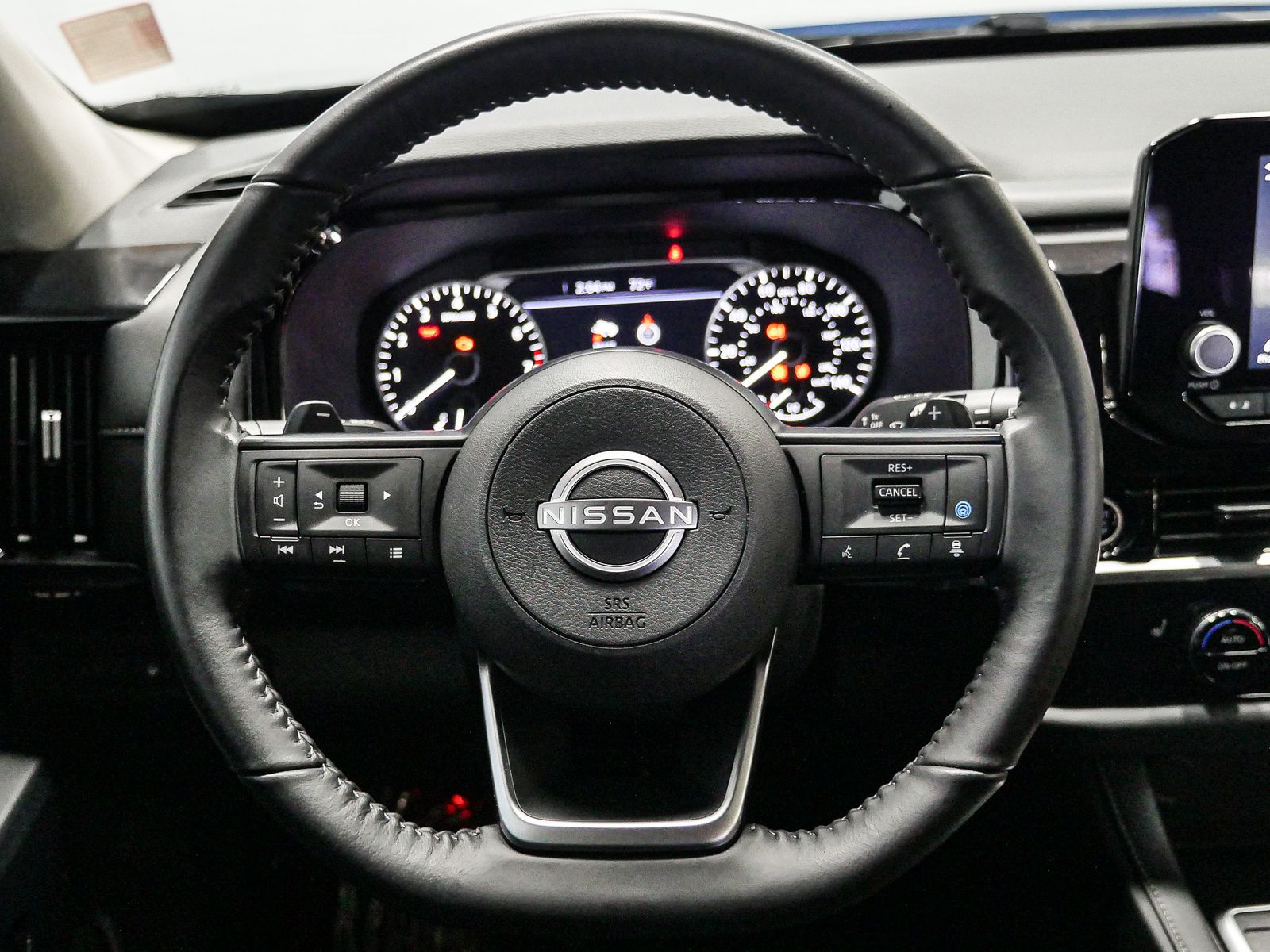 Vehicle image 23 of 41