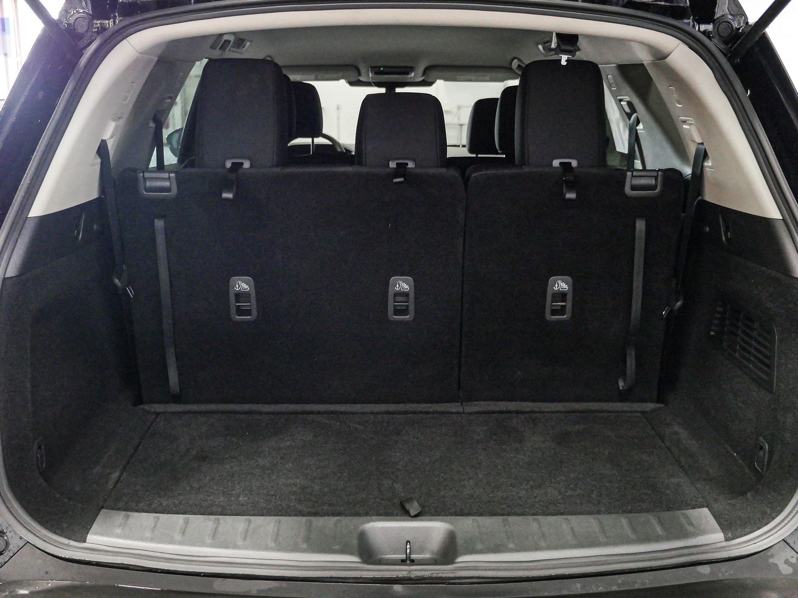 Vehicle image 15 of 41