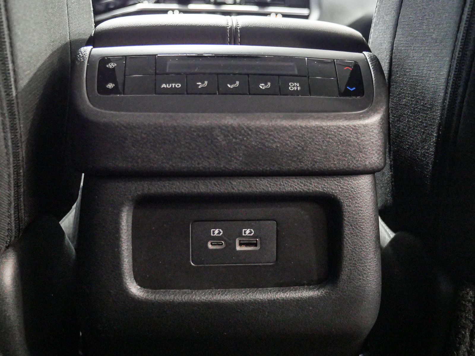 Vehicle image 28 of 41